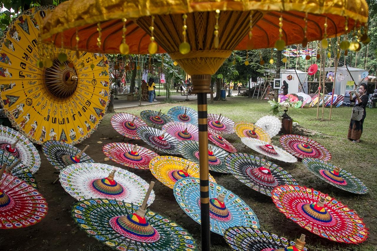 Warna-Warni Festival...