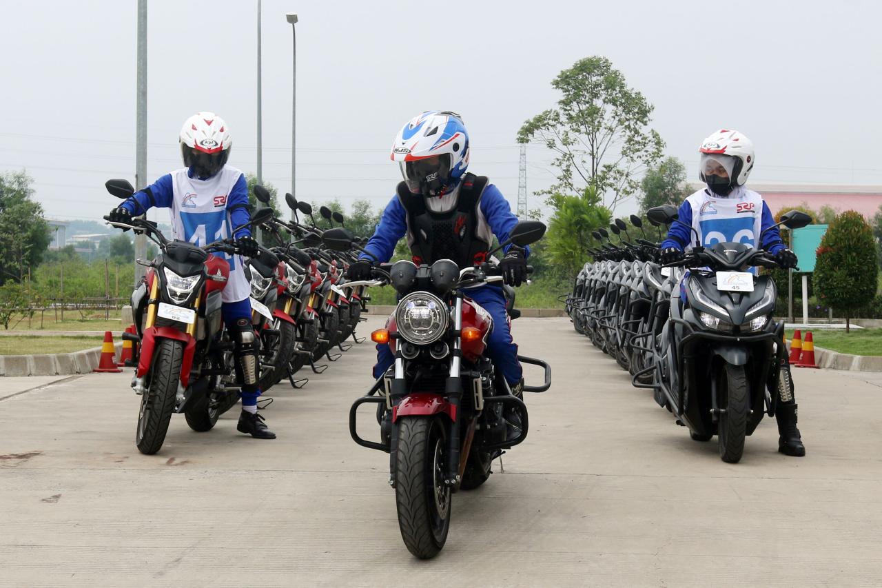Pelatihan Aman Berkendara...
