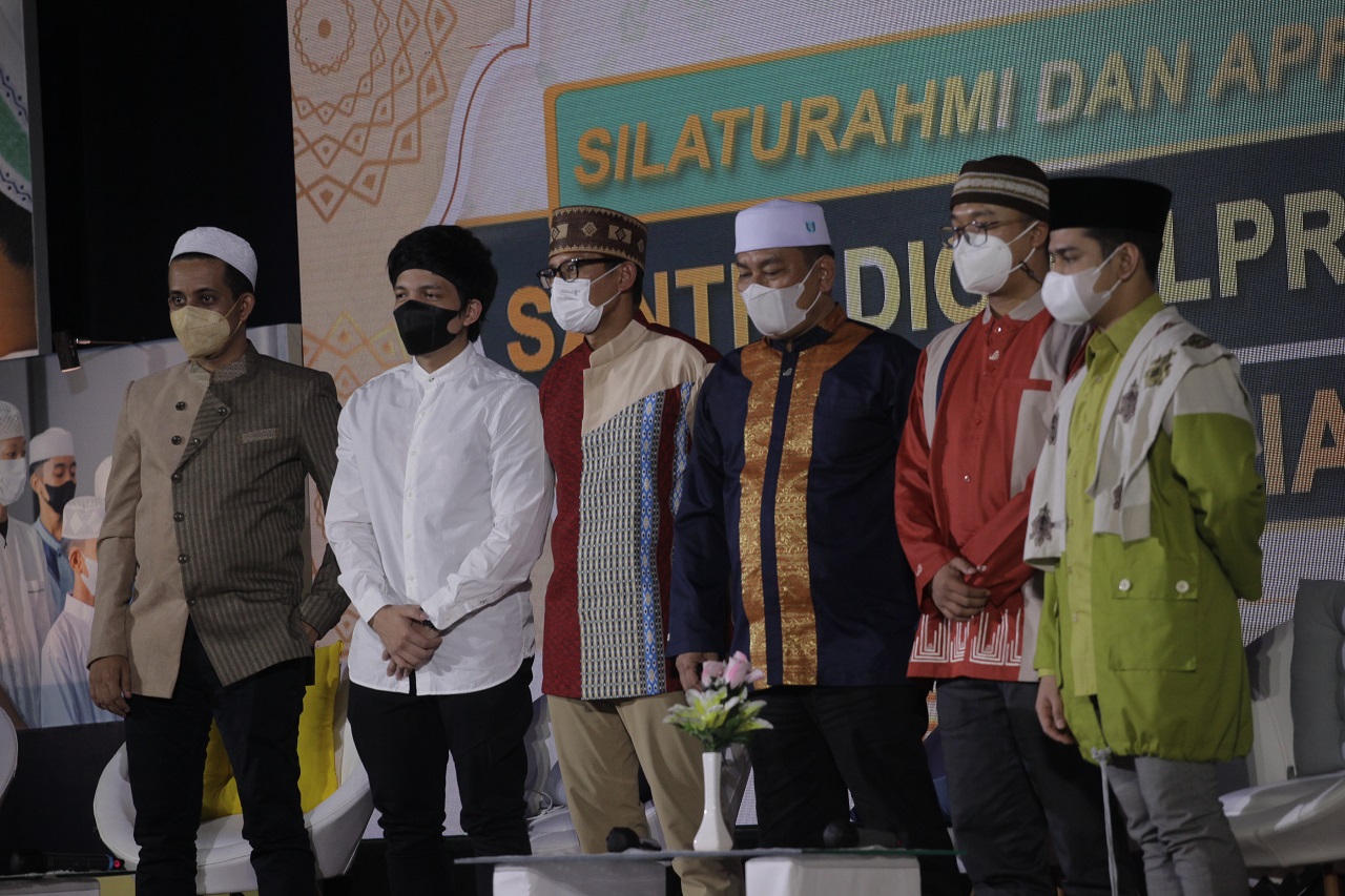 Sandiaga Uno: Santri...