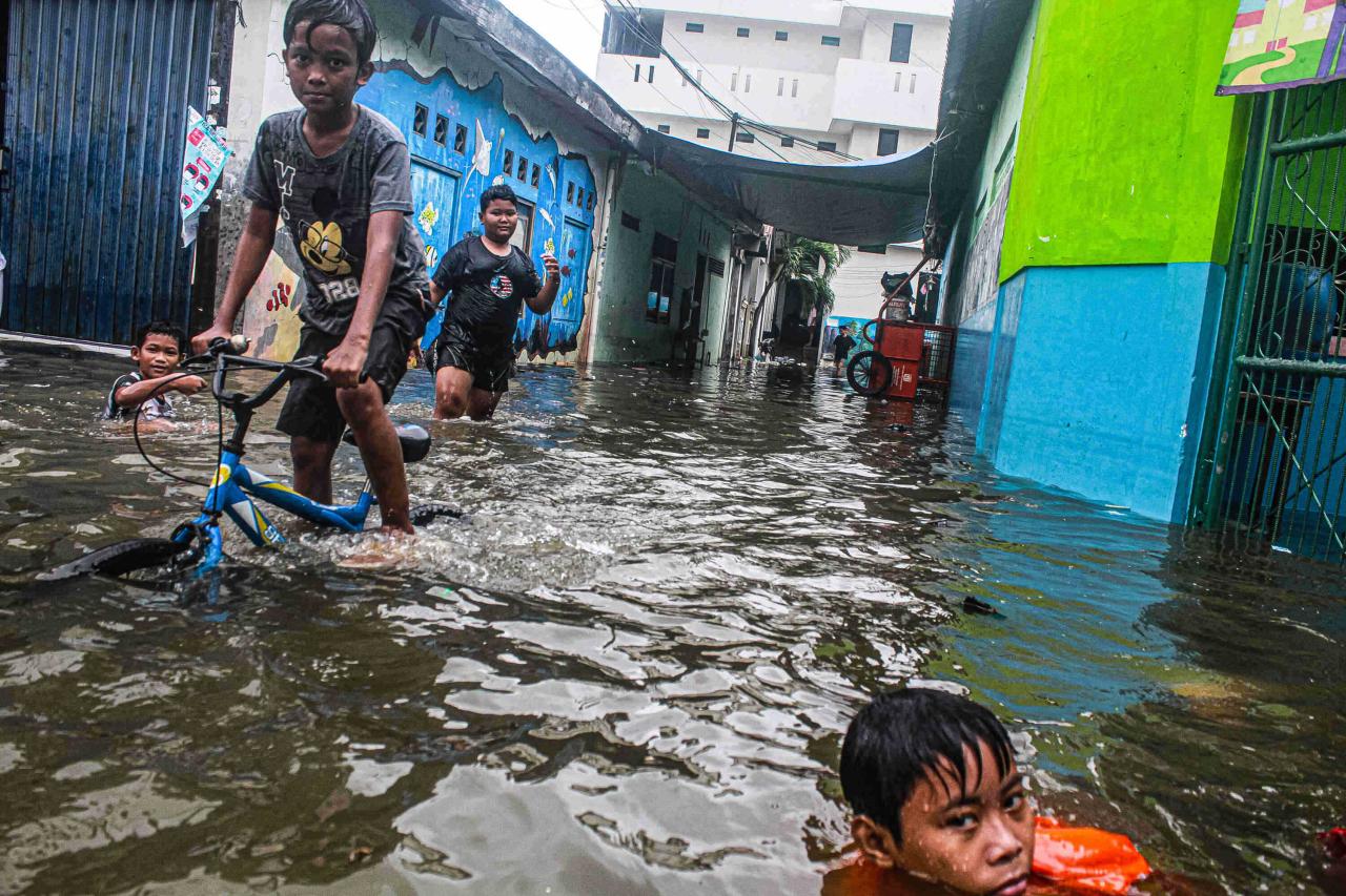 Banjir Rob Landa Permukiman...