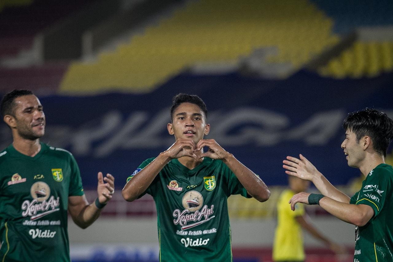 Persebaya Bungkam PS...