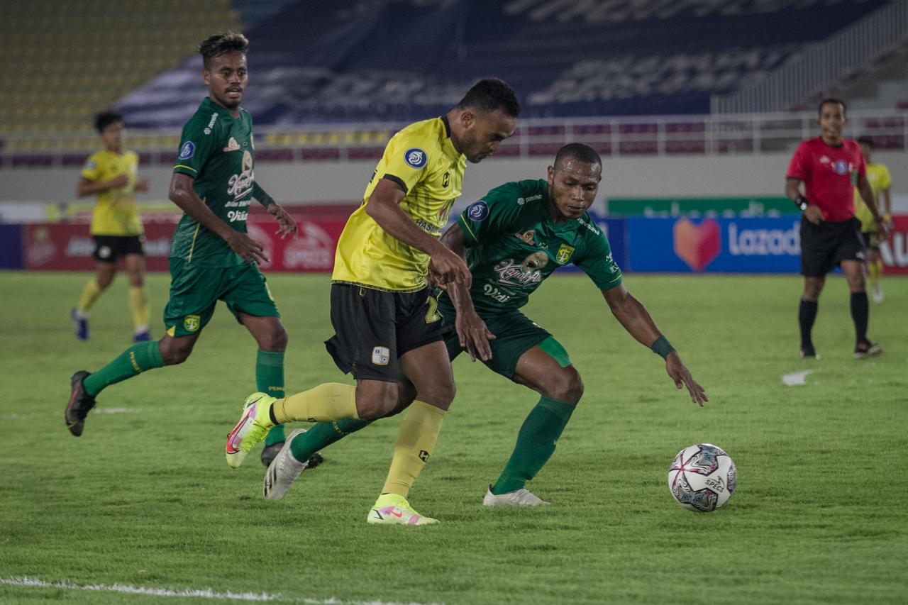 Persebaya Bungkam PS...