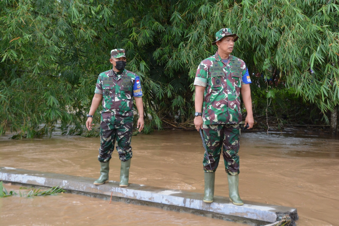 Prajurit TNI Korem 162/WB...
