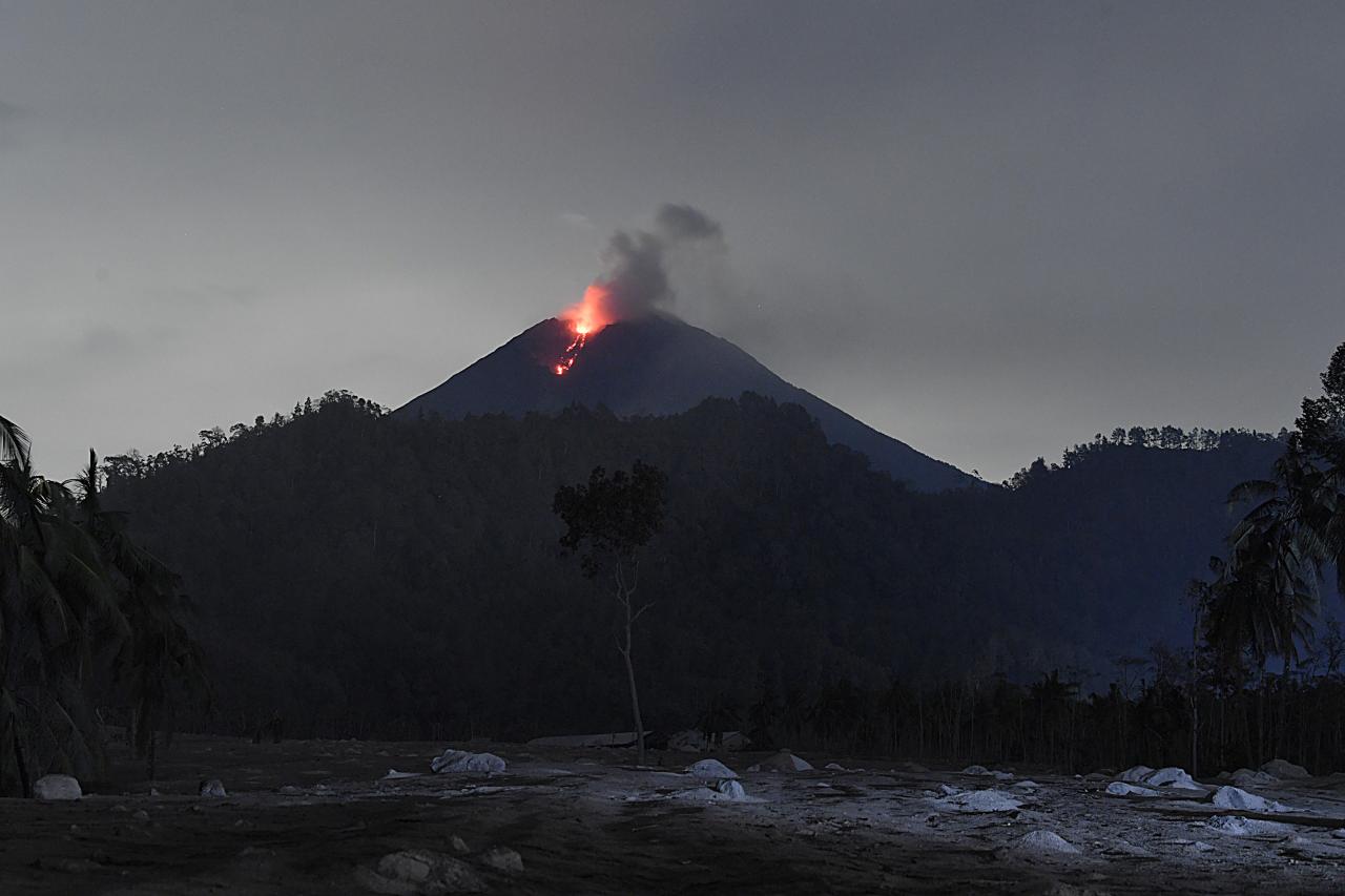 Penampakan Gunung Semeru...