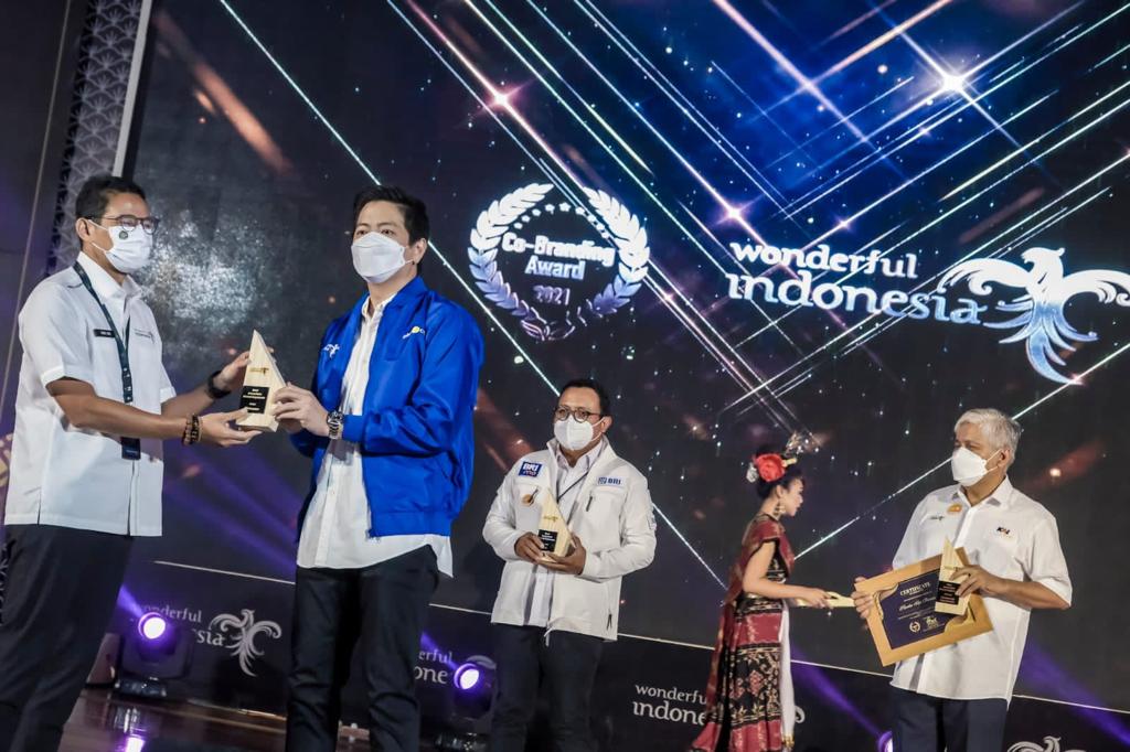 Kemenparekraf Beri Anugerah...