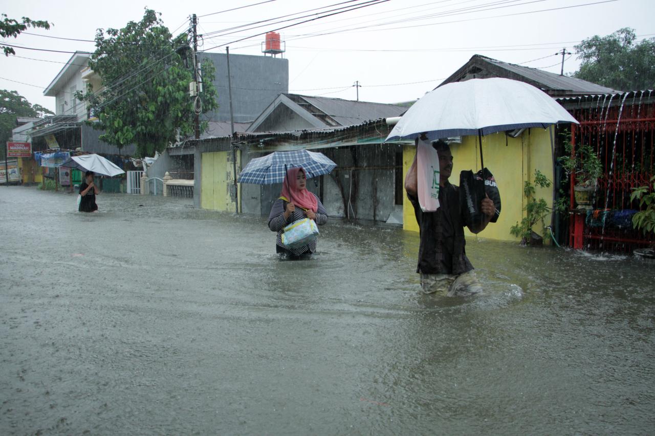 Banjir Rendam Permukiman...