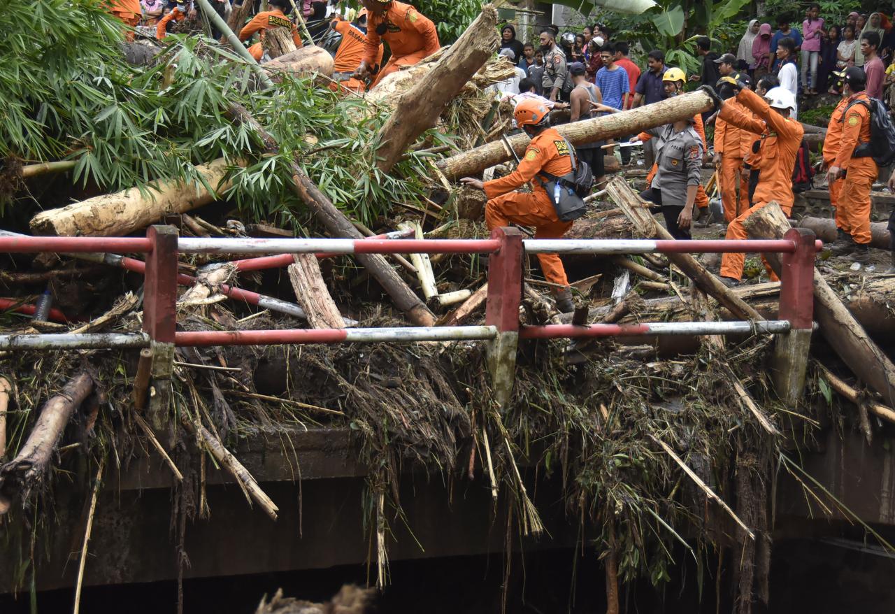 Empat Orang Tewas, Begini...