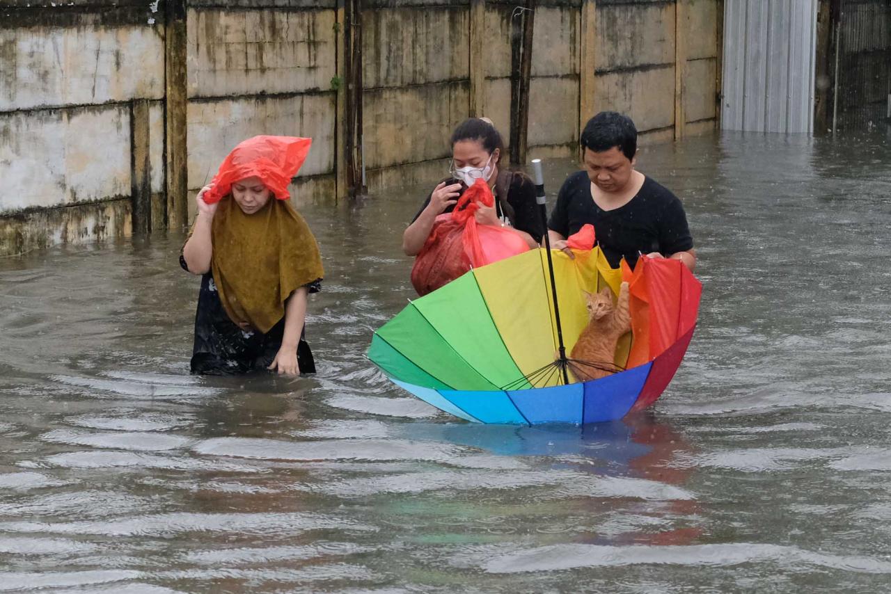 Makassar Dikepung Banjir,...