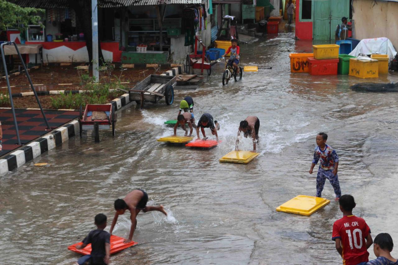 Asyiknya Bermain Air...