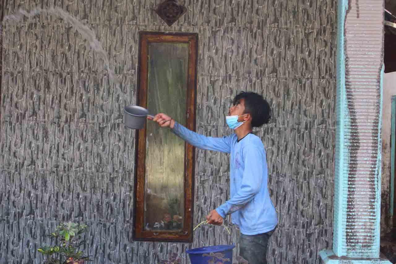 Pengungsi Letusan Gunung...