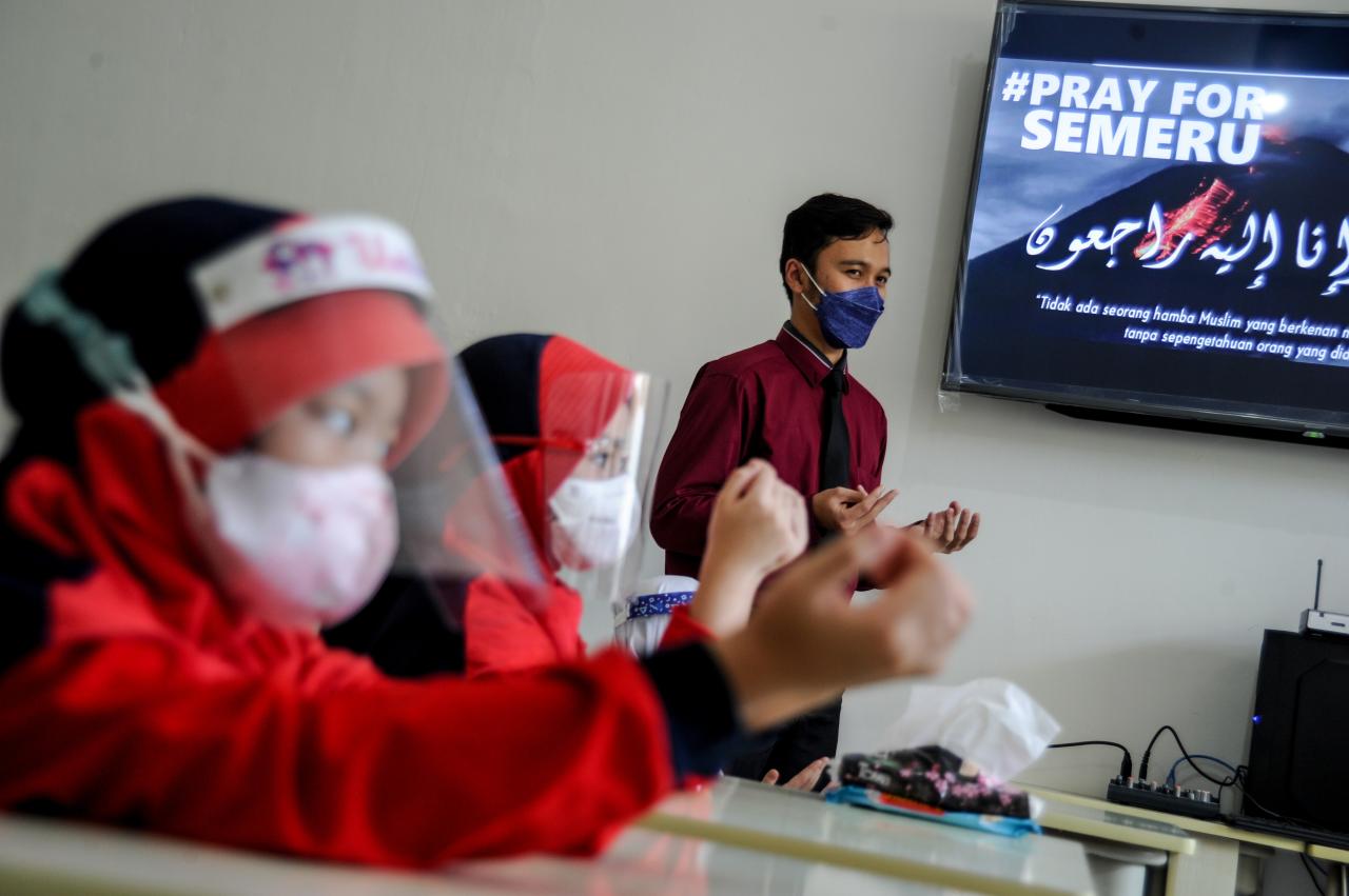 Doa Bersama untuk Korban...
