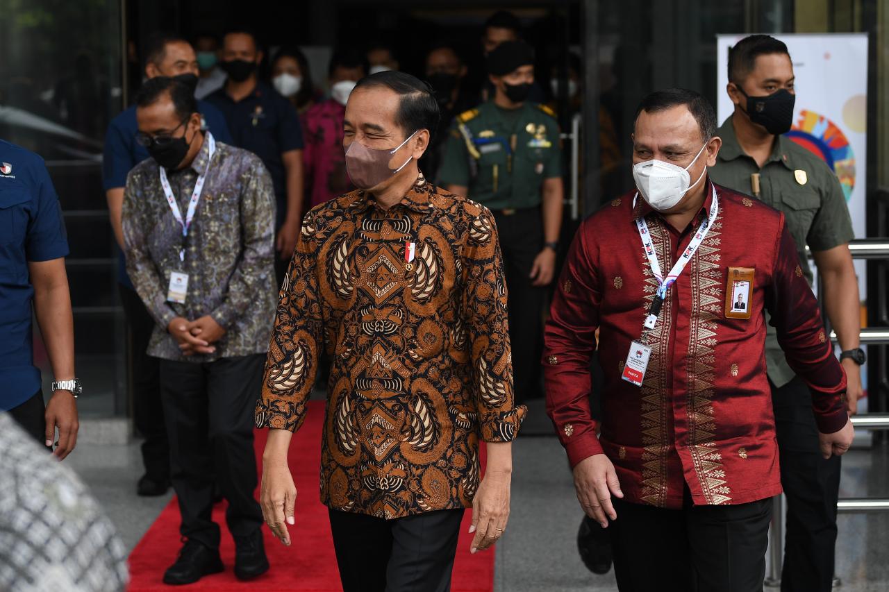 Presiden Hadiri Peringatan...