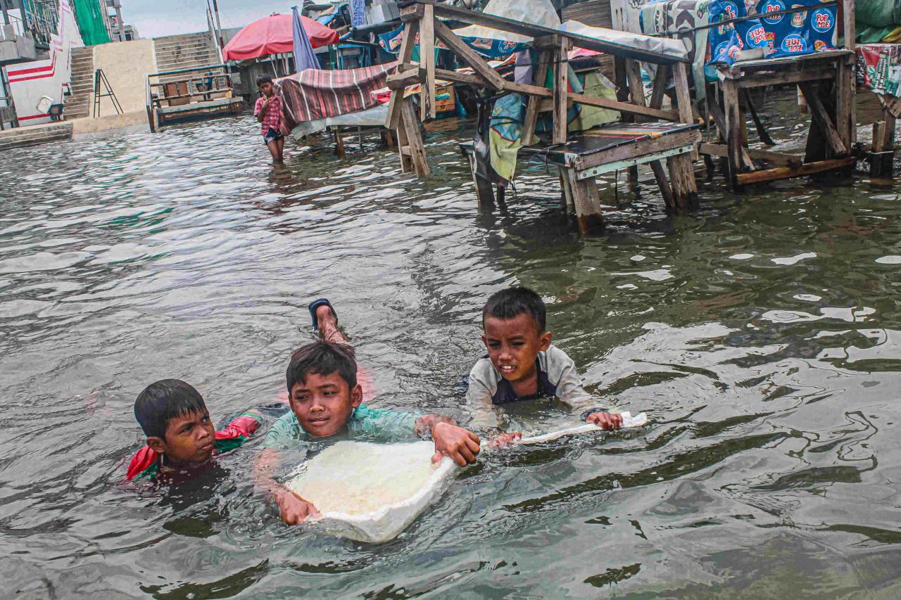Dermaga Kali Adem Kembali...