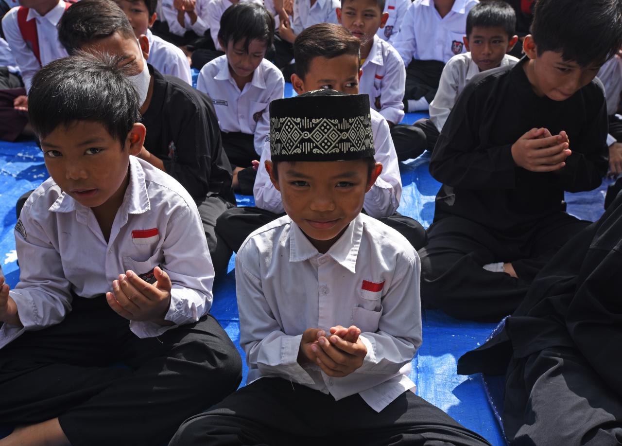 Siswa SD Gelar Doa Bersama...