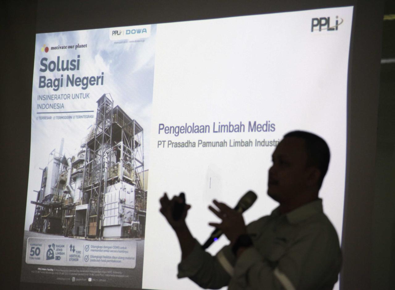 Pelajari Limbah B3 Medis,...