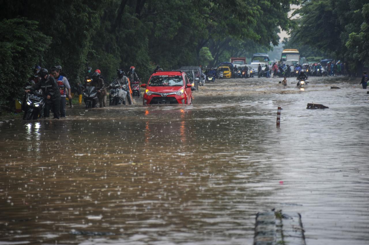 Banjir Melanda Kota...