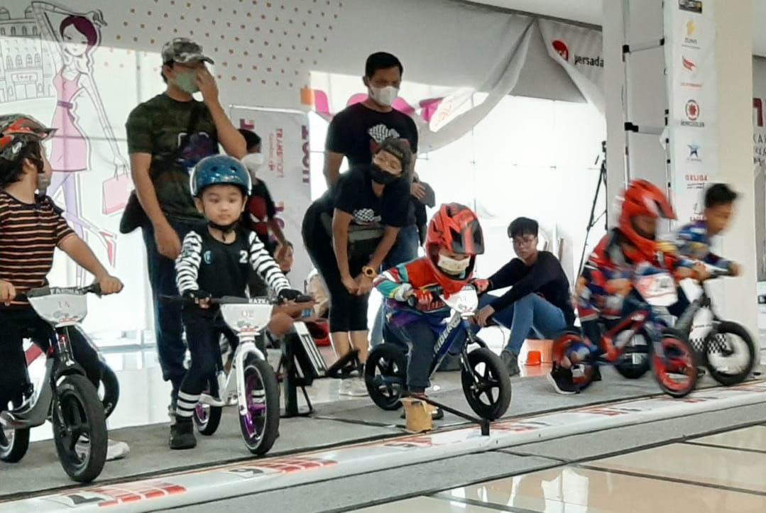 Keseruan Lomba Balance...