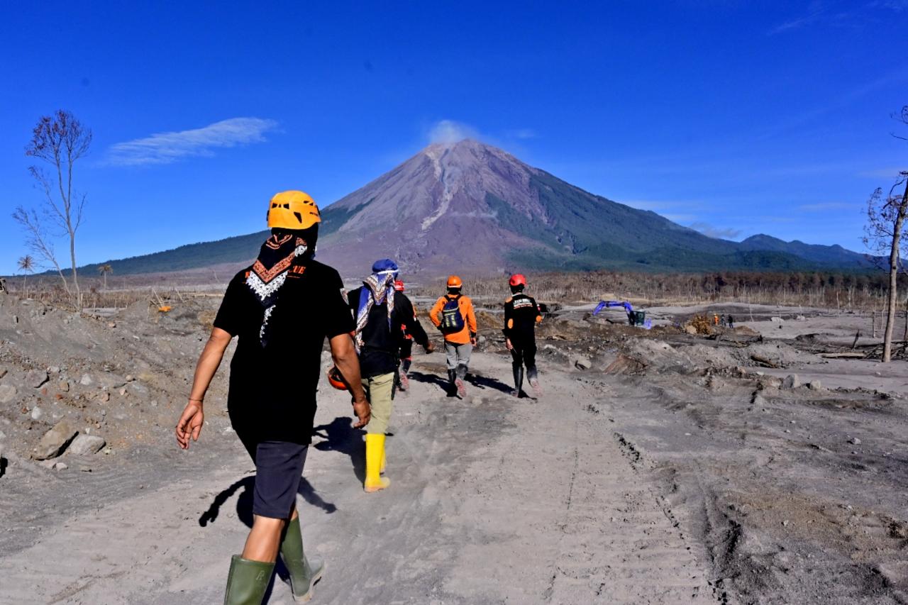 Pencarian 9 Warga Korban...