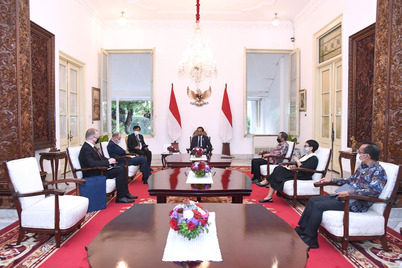 Presiden Terima Kunjungan...