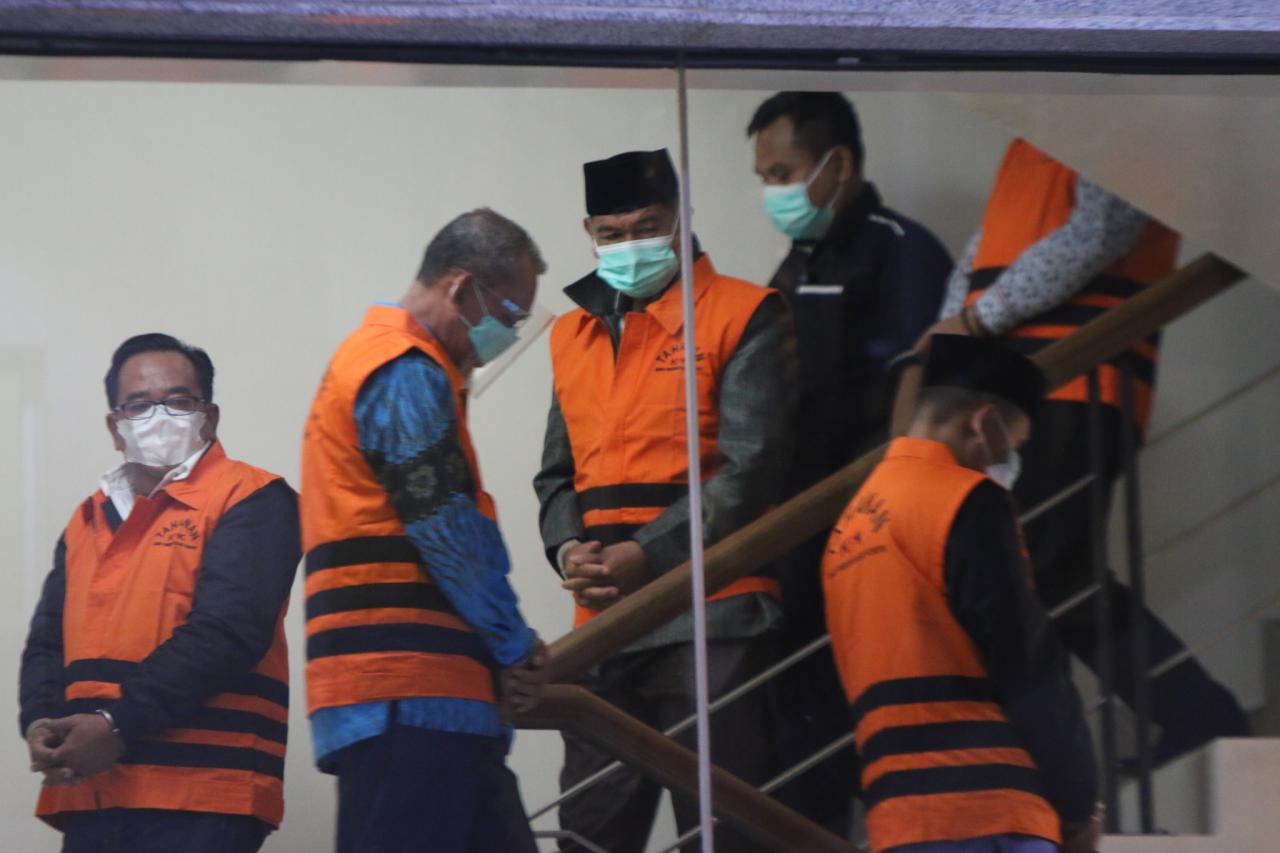 KPK Kembali Tahan 15...