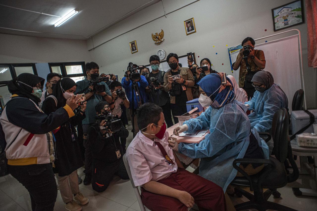 Anies Baswedan Tinjau...