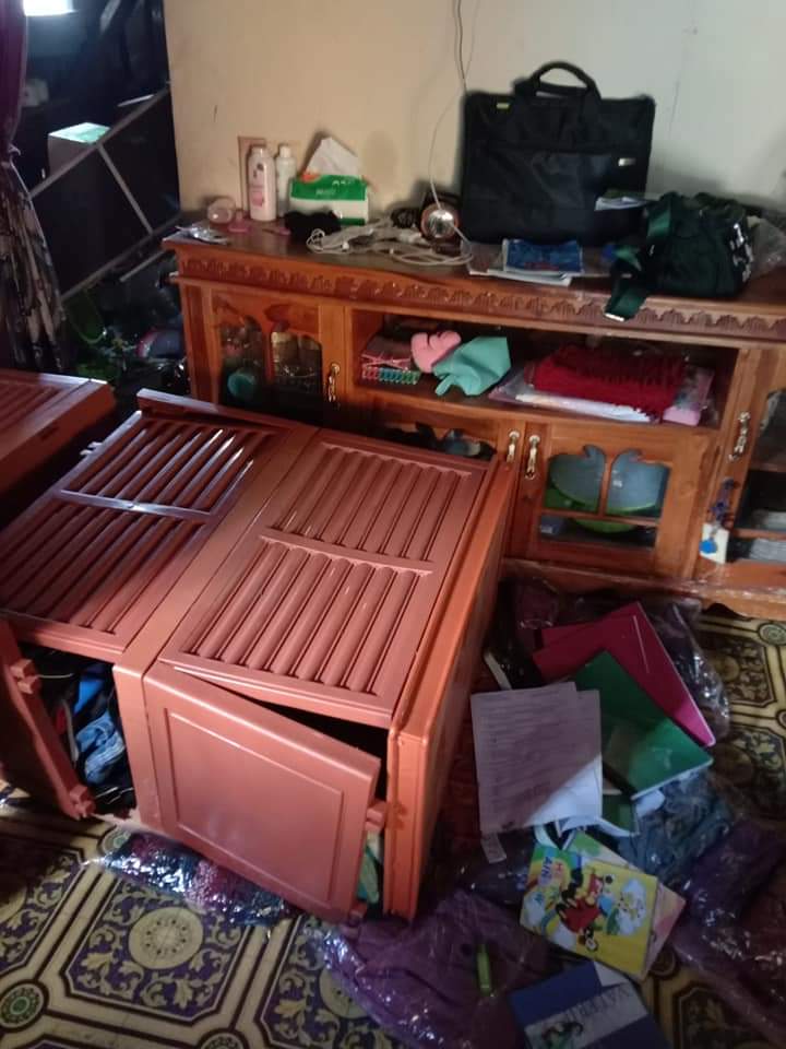 Bangunan Hancur Akibat...