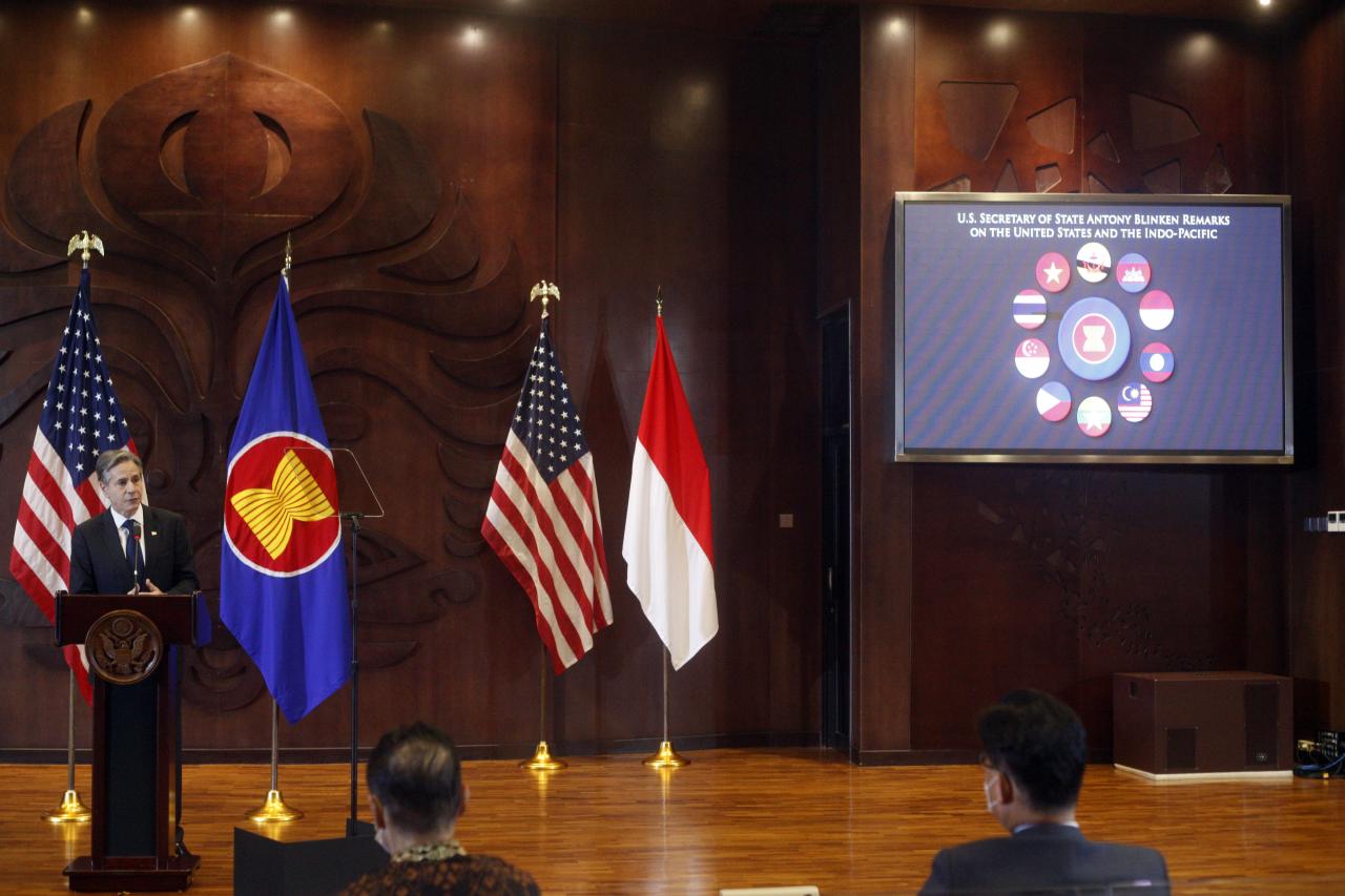 Pidato Umum di UI, Menlu...