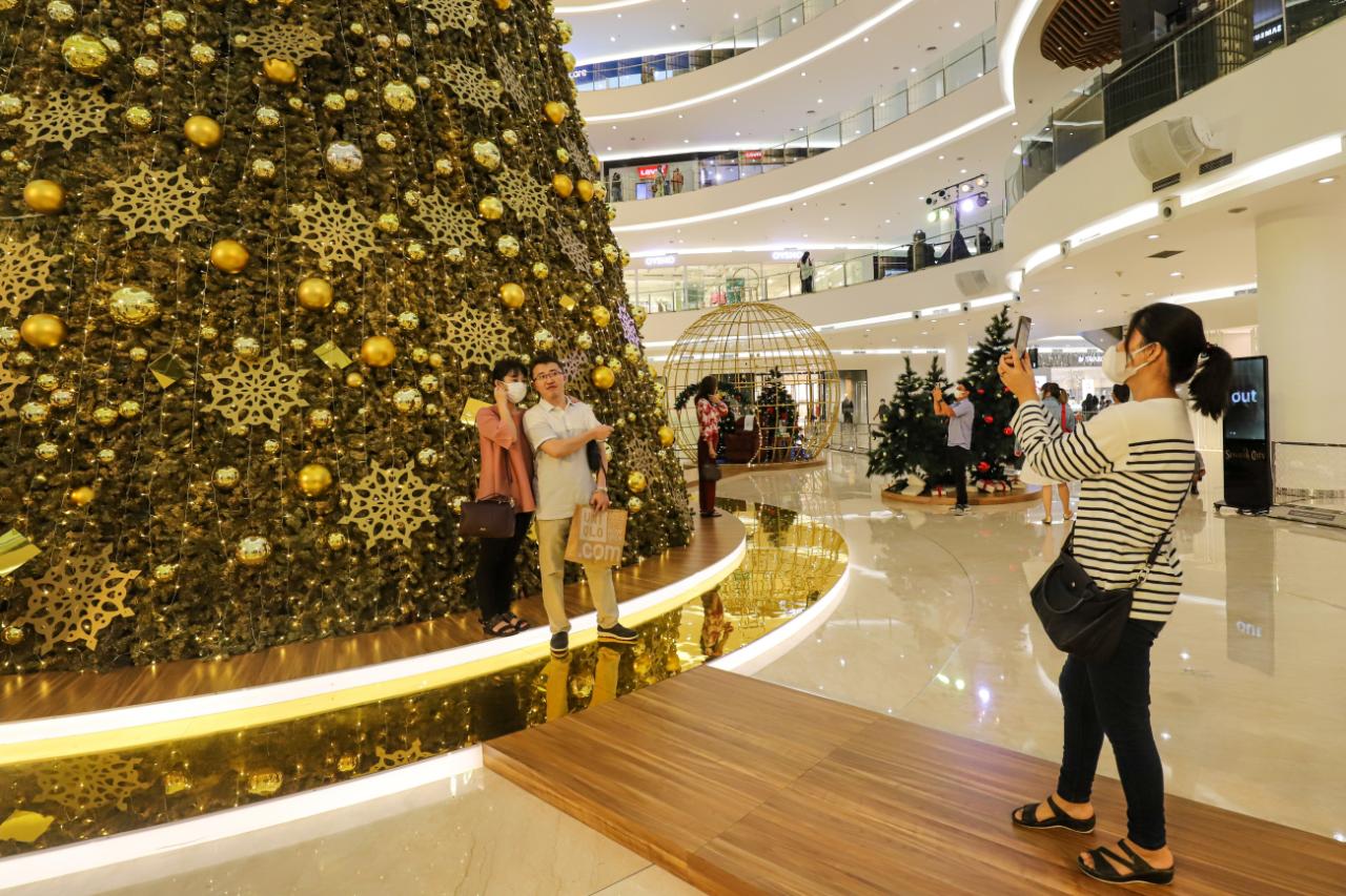 Meriahkan Natal dan...