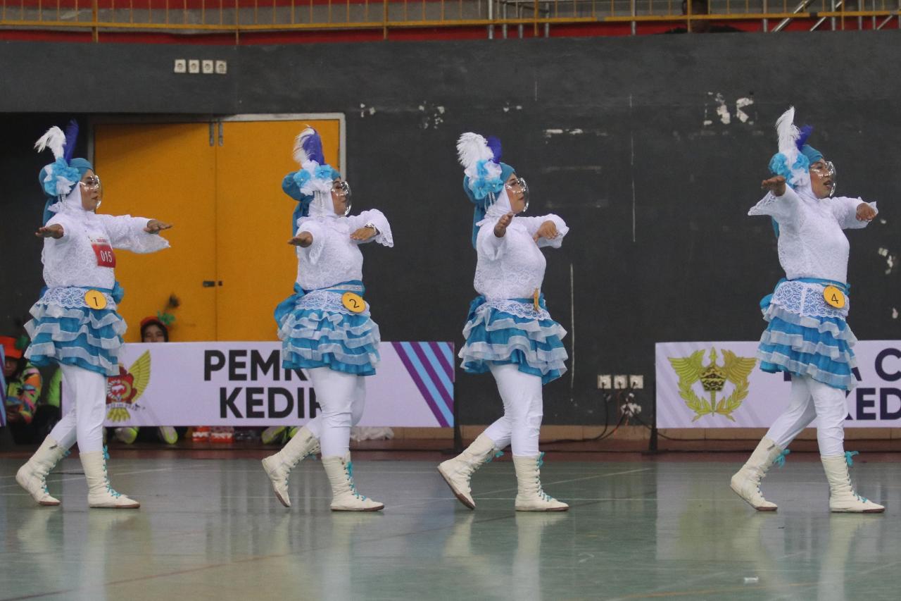 Mengintip Semangat Lansia...