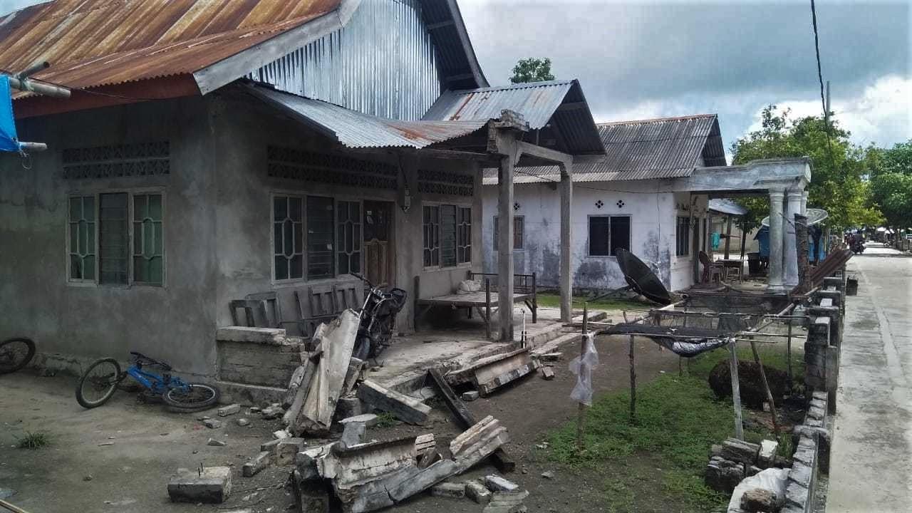 Dampak Gempa Bumi di...