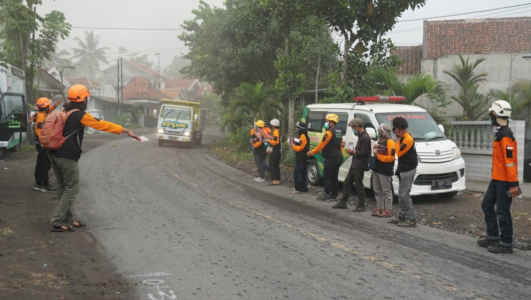 Guguran Awan Panas Susulan...