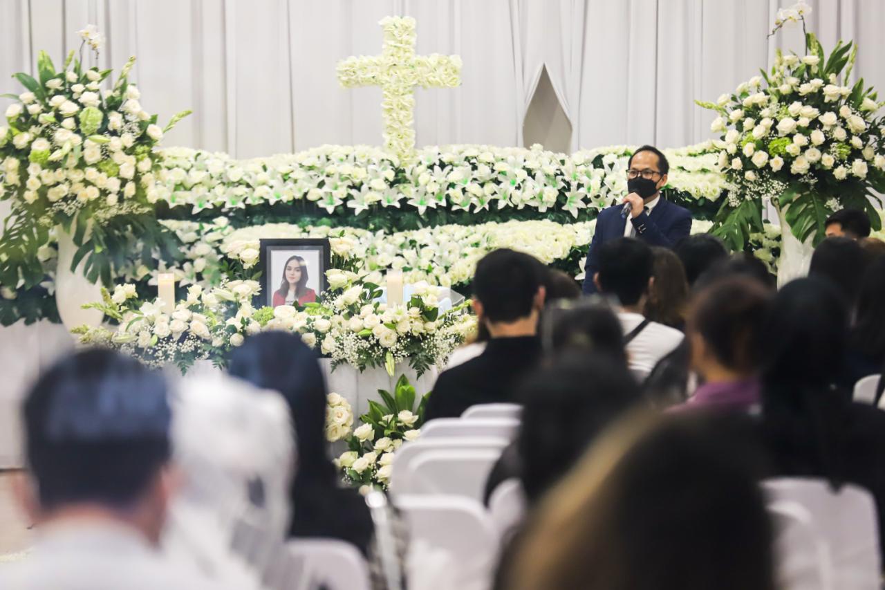 Suasana Haru Iringi...