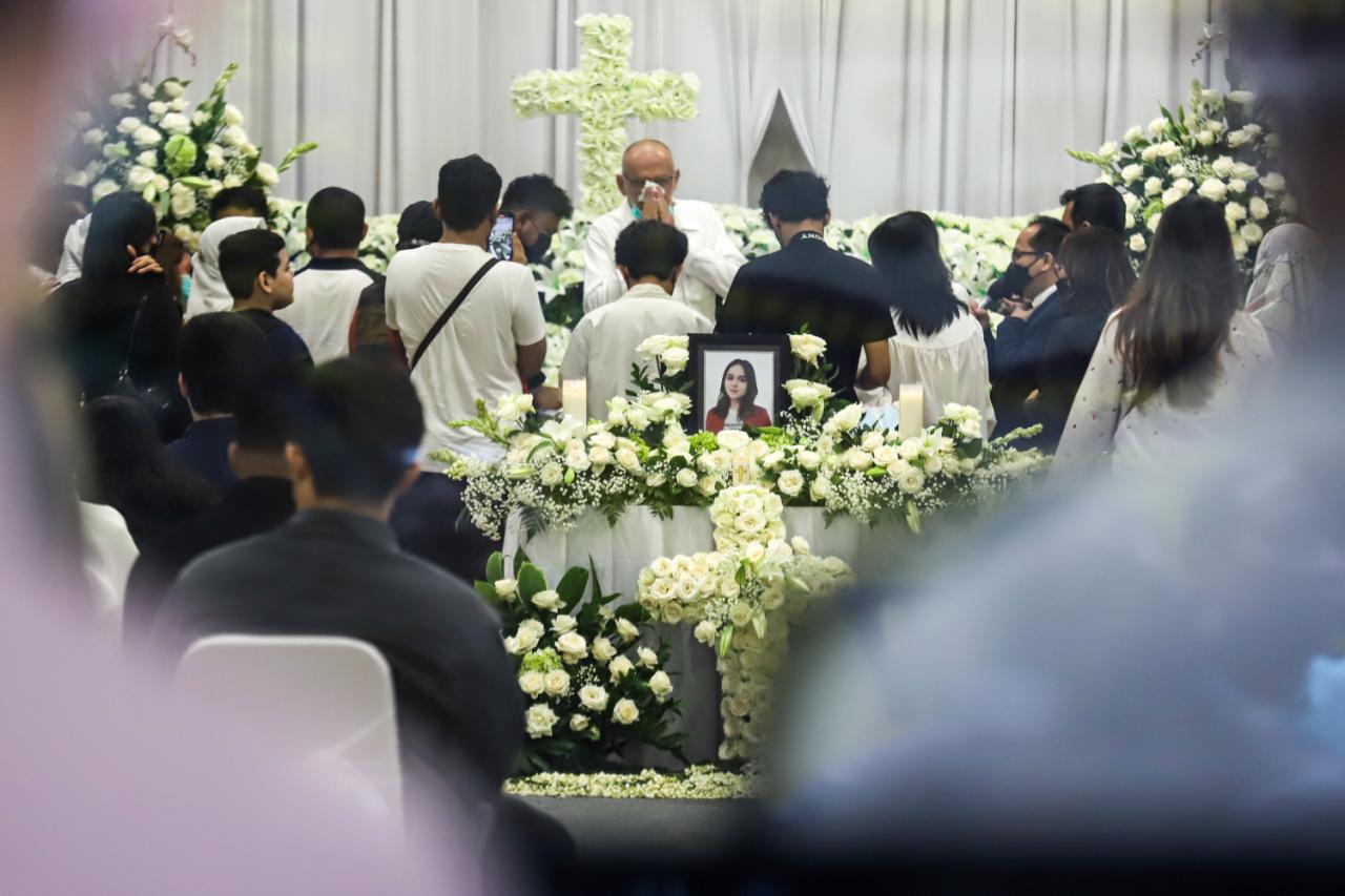 Suasana Haru Iringi...