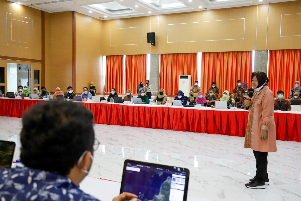 Menteri Sosial Hadiri...