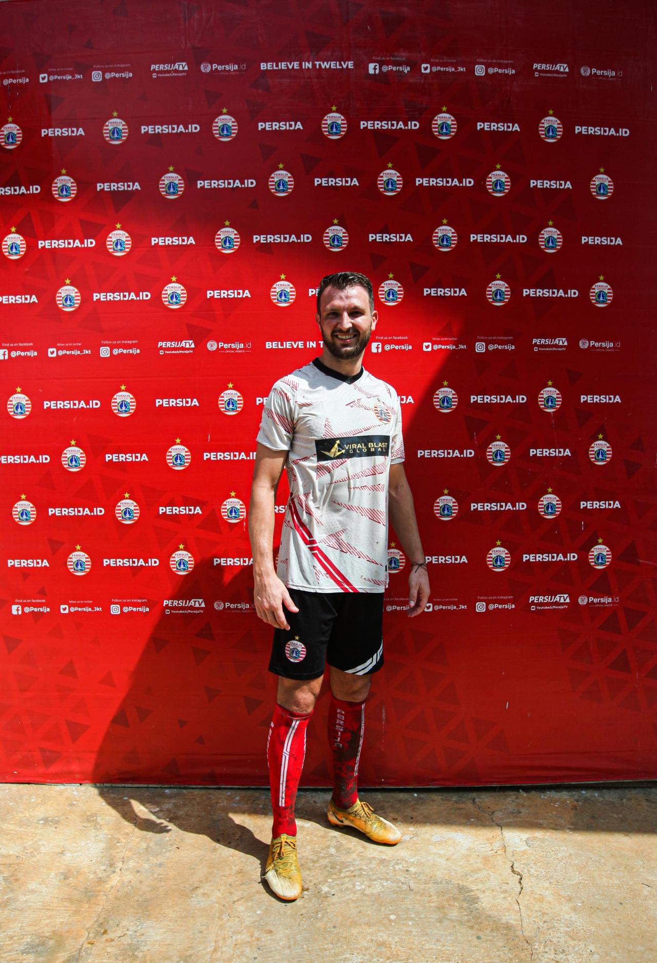 Potret Marco Motta,...