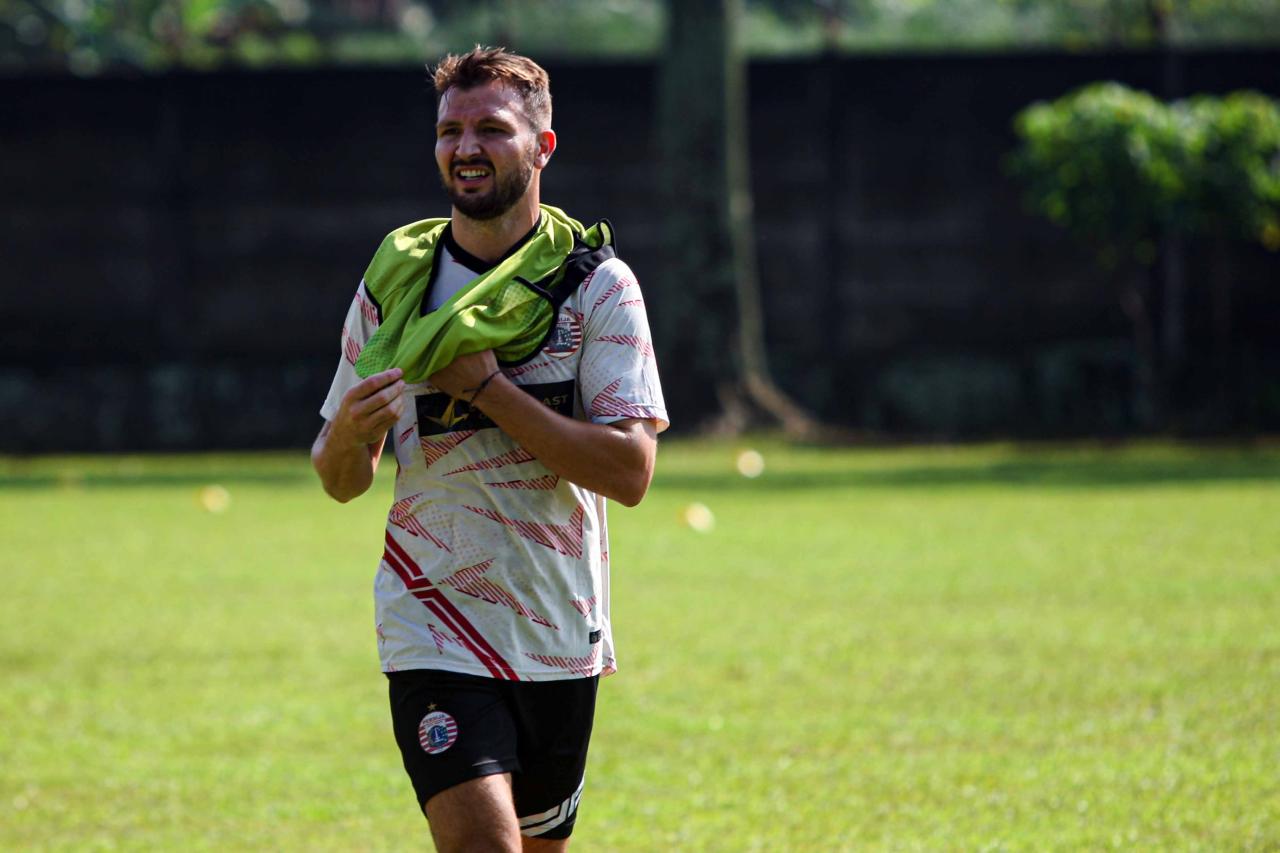 Potret Marco Motta,...
