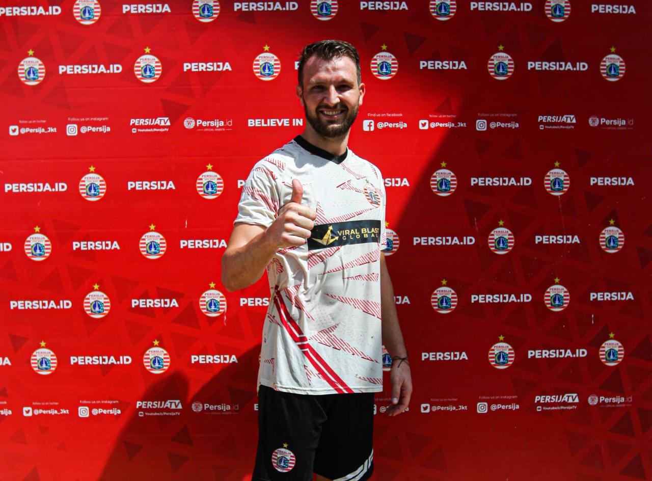 Potret Marco Motta,...