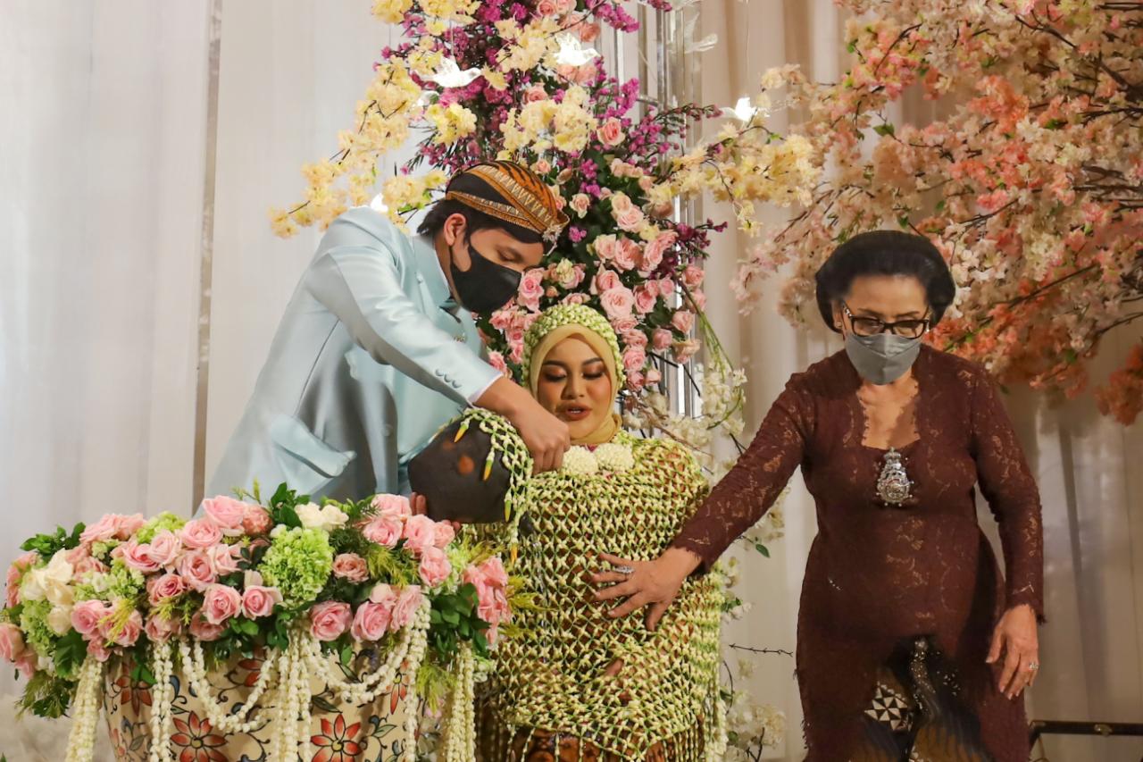 Potret Bahagia Atta...