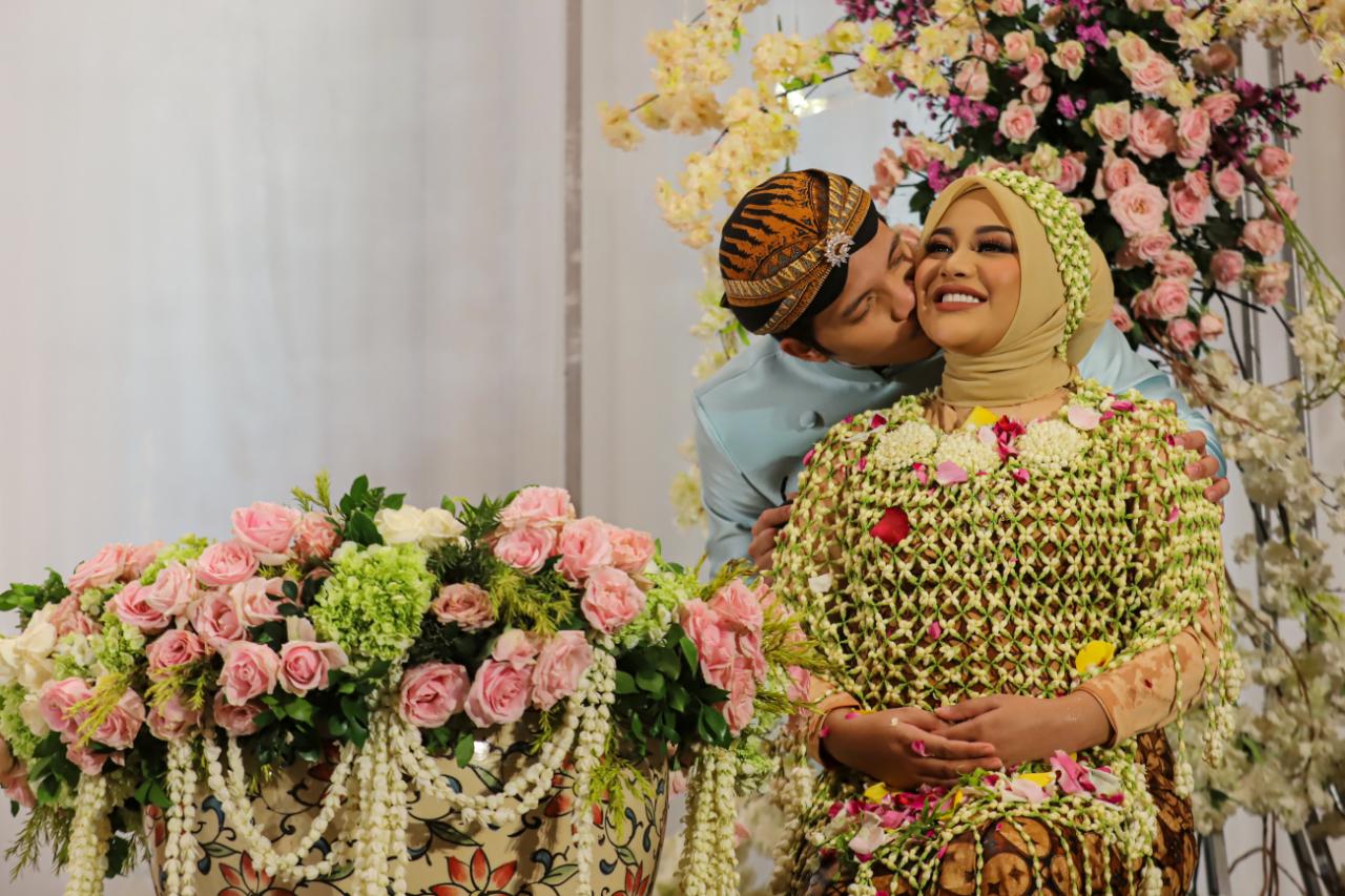 Potret Bahagia Atta...