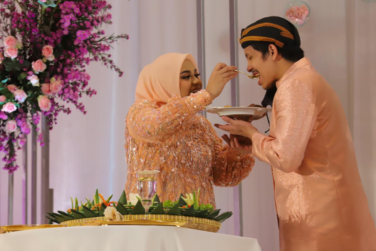 Potret Bahagia Atta...