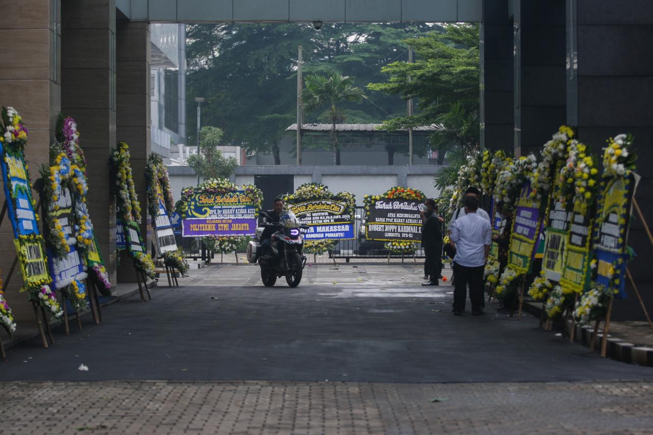 Deretan Karangan Bunga...