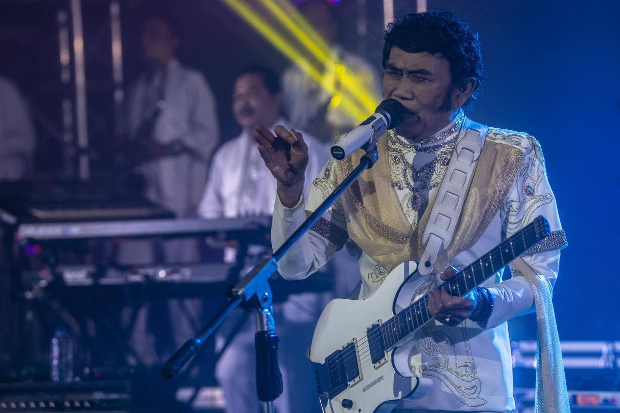 Tampil Memukau, God...