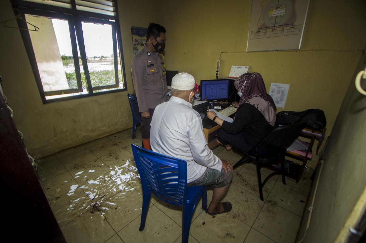 Banjir Luapan Sungai...