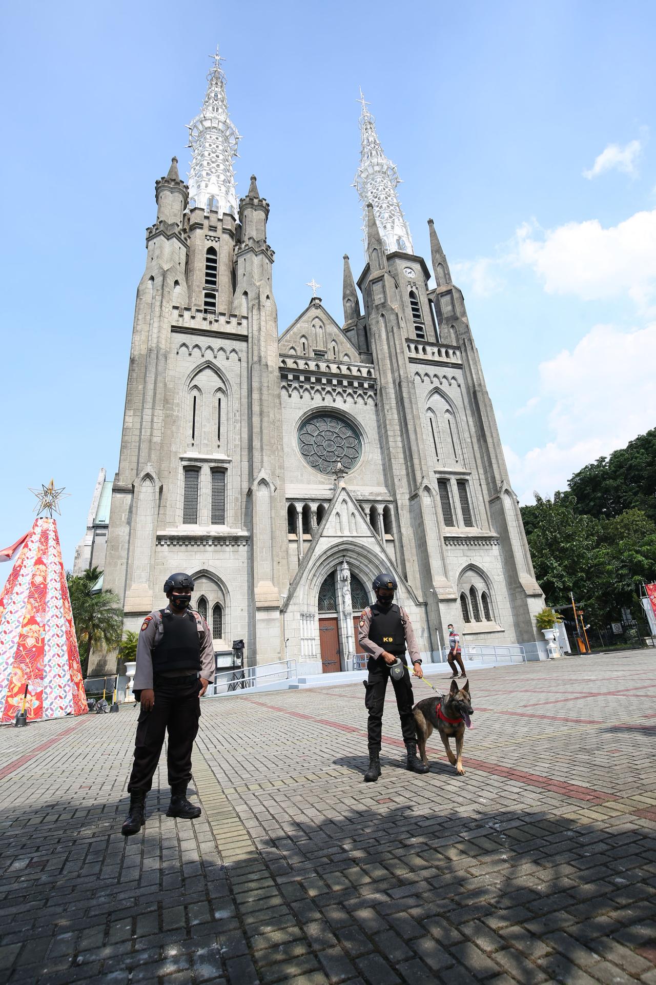 Begini Pengamanan Gereja...