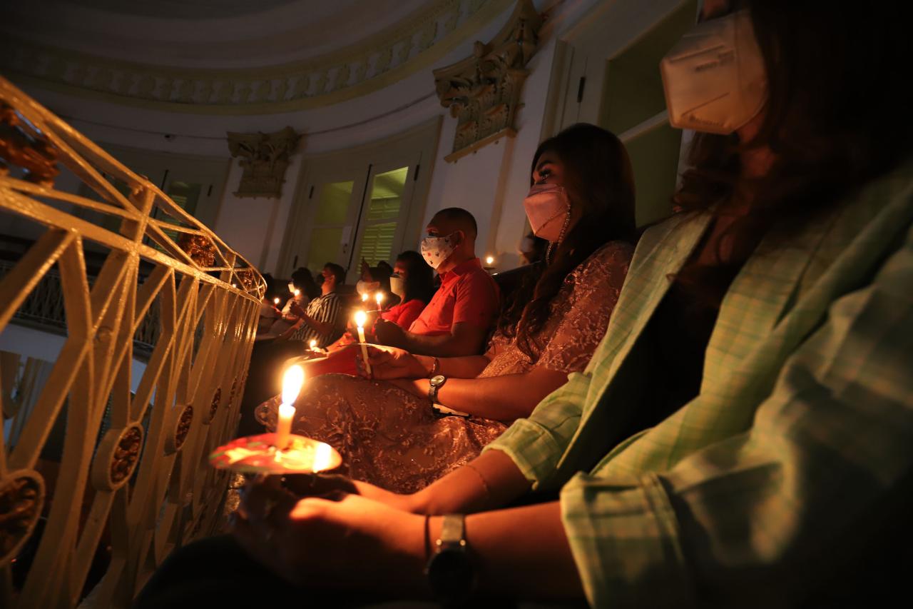 Ibadah Misa Malam Natal...