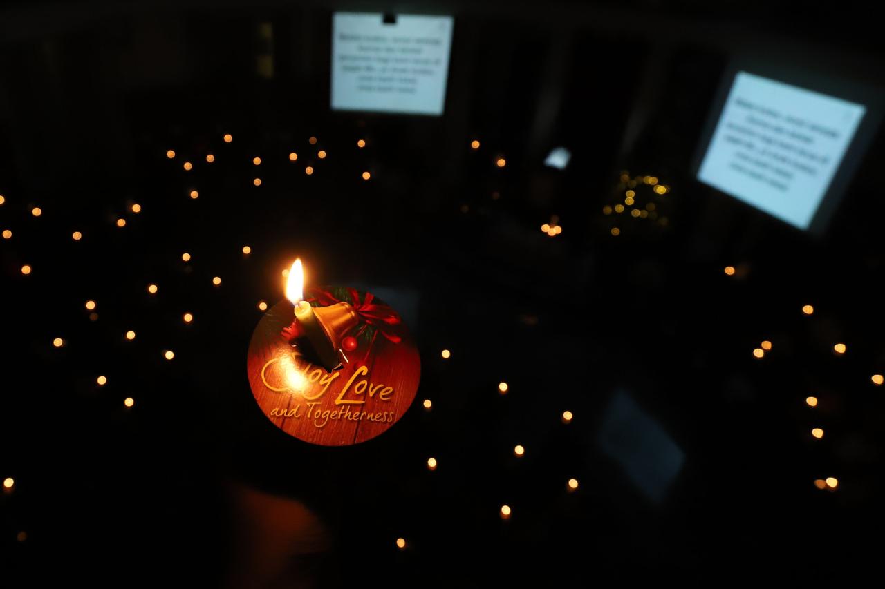 Ibadah Misa Malam Natal...