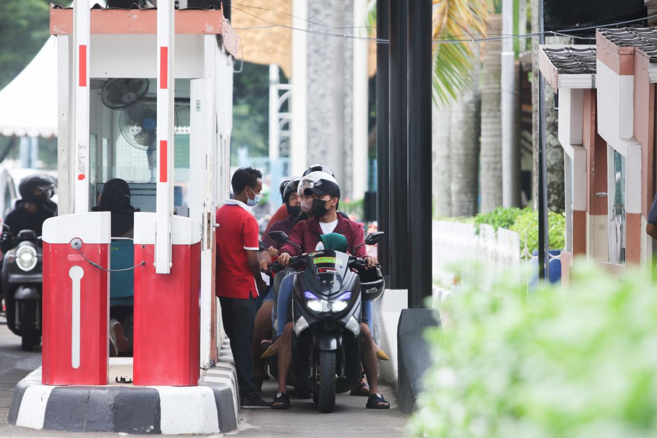 Tetap Buka saat Libur...
