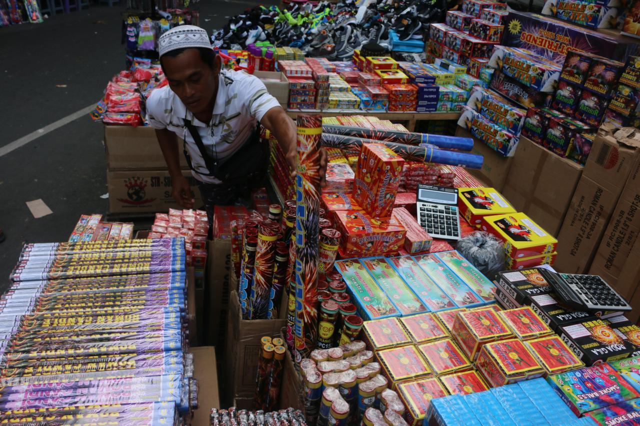 Pelarangan Pesta Kembang...