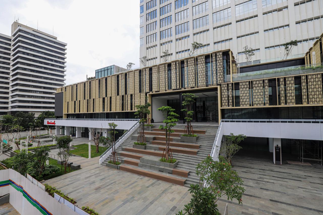 Melihat Wajah Baru Gedung...