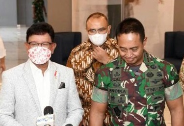 Menteri Johnny : Tahun...
